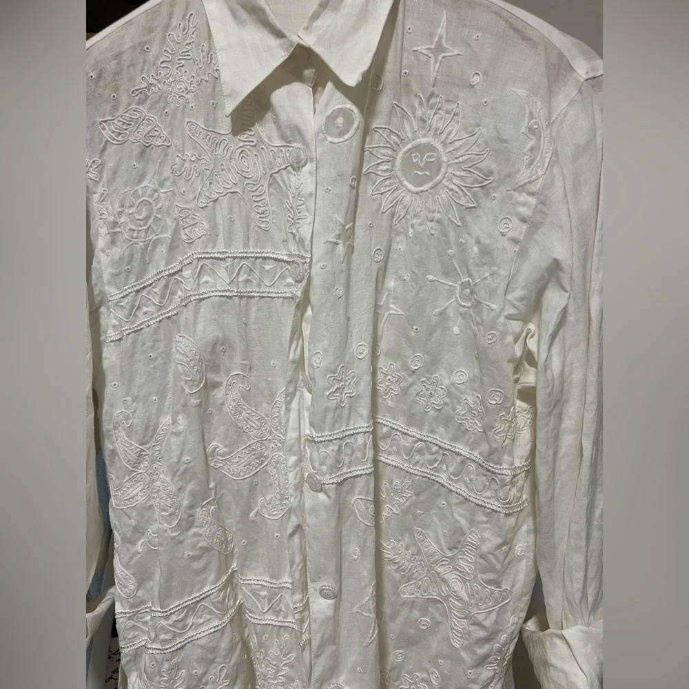 Elegant White Button Down Shirt - Picture 4 of 8